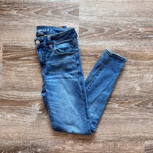 Womens American Eagle jeggings, light denim, size 2 short